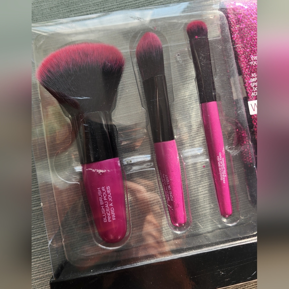 QUO limited edittion travel size brush set with the case - Picture 2 of 4